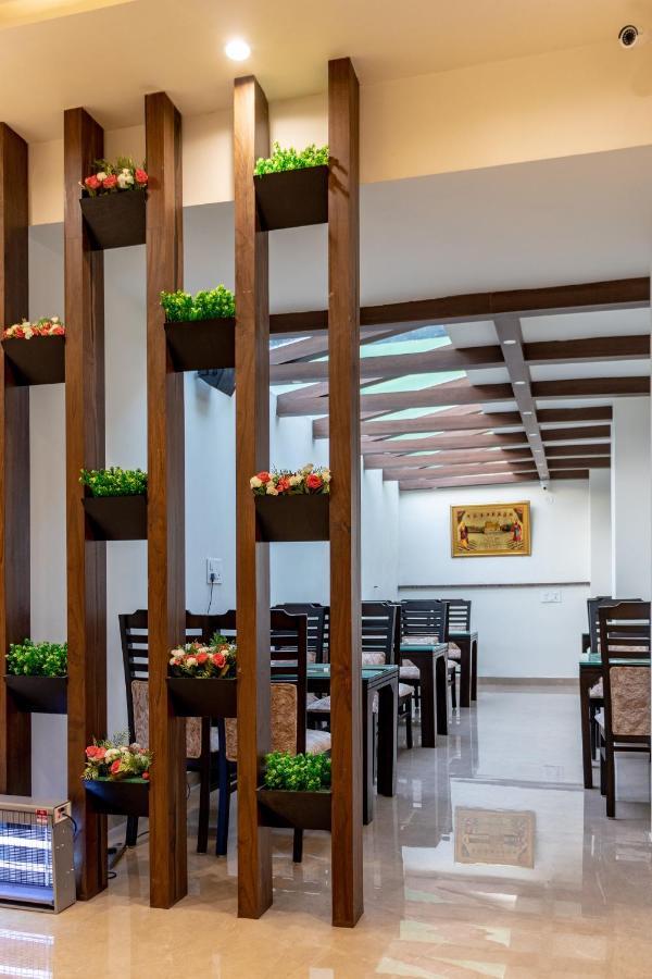 De Manora Homes - Unpretentious Hotel With A Garden , Posh Area Ranjit Avenue Amritsar Exterior photo