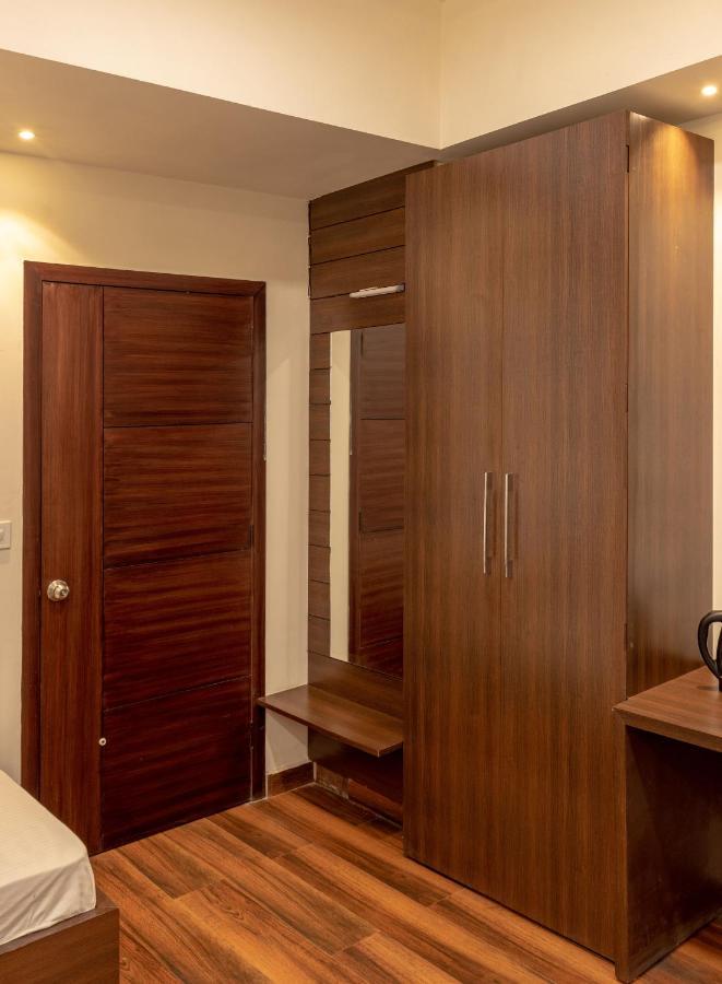 De Manora Homes - Unpretentious Hotel With A Garden , Posh Area Ranjit Avenue Amritsar Exterior photo